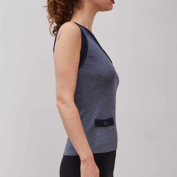CHANEL CC BLUE DENIM TOP TRIMMED V NECK VEST TANK TOP 2007 (FR42 | LARGE) - Picture 4 of 8